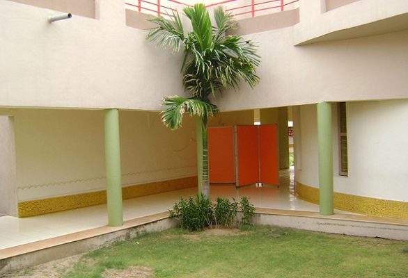 Sabarmati University Logo