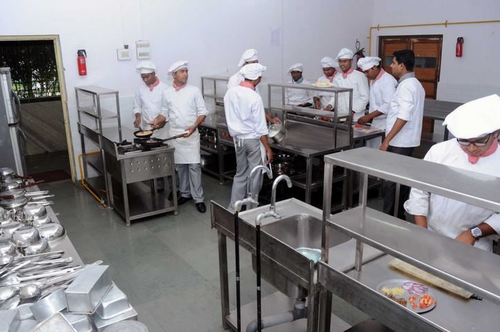 Shri Balasaheb Tirpude College Of Hotel Management and Catering Technology