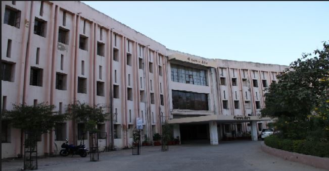 Shri Sahajanand Arts & Commerce College