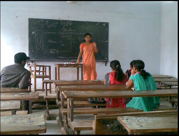 Daulatbhai Trivedi Law College