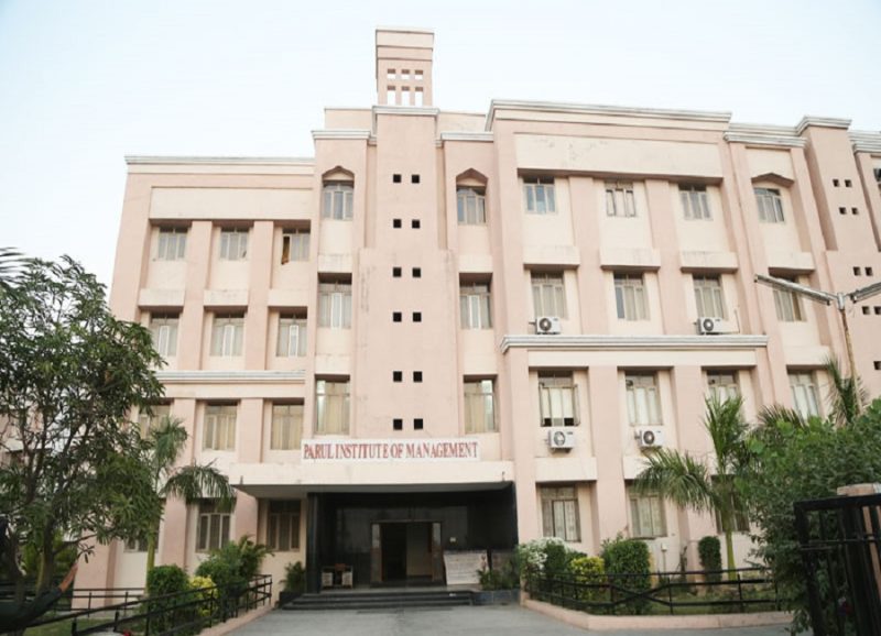 Parul Institute of Management and Research Logo