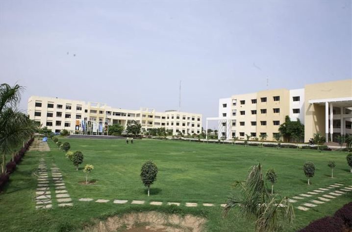 Geethanjali College of Engineering and Technology - [GCET] Keesara Logo