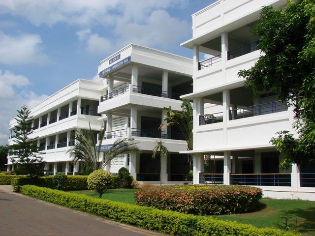 Lakireddy Bali Reddy College of Engineering - [LBRCE] Logo
