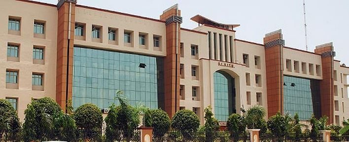 G L Bajaj Institute of Technology and Management Logo