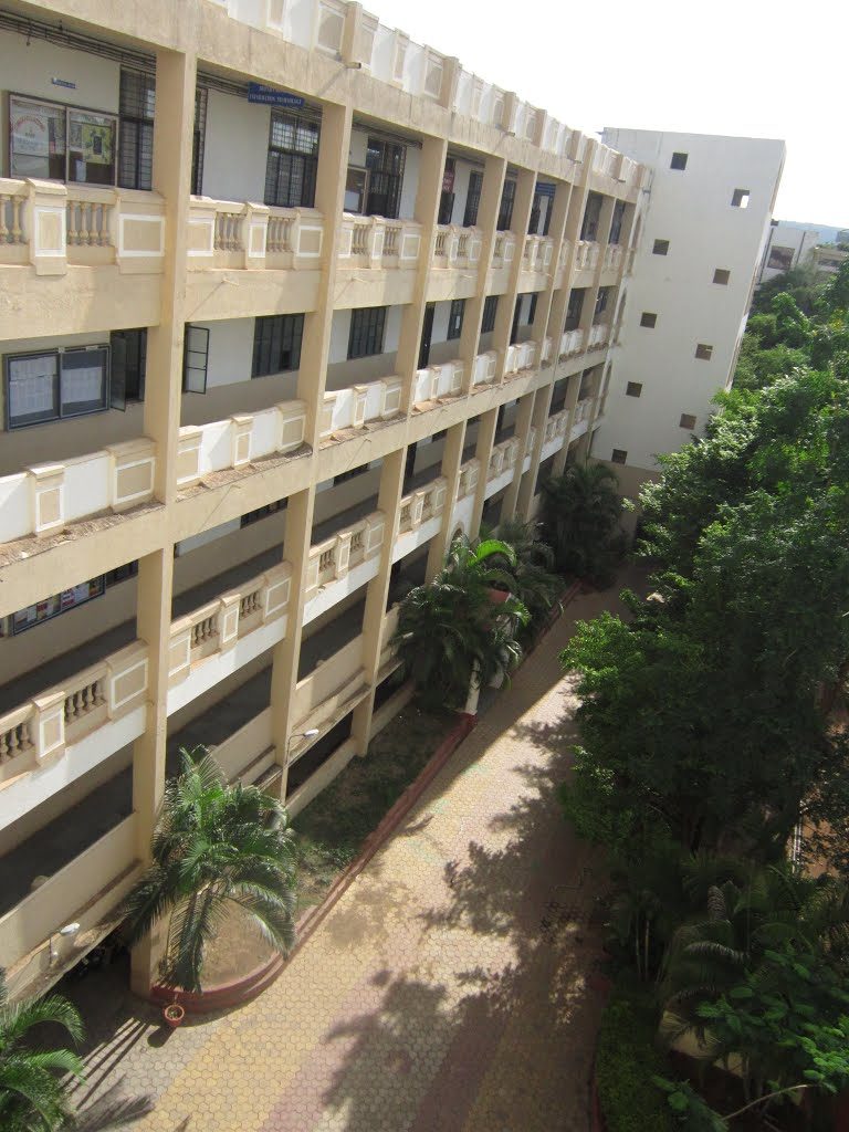 Progressive Education Society's Modern College of Engineering - [MCOE] Logo