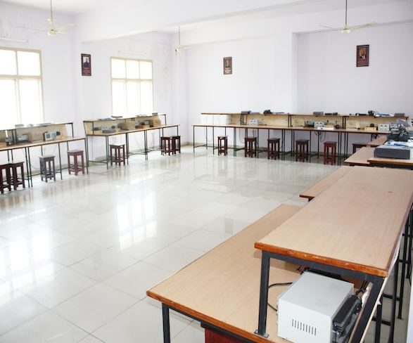 Potti Sriramulu College of Engineering and Technology - [PSCMRCET] Logo