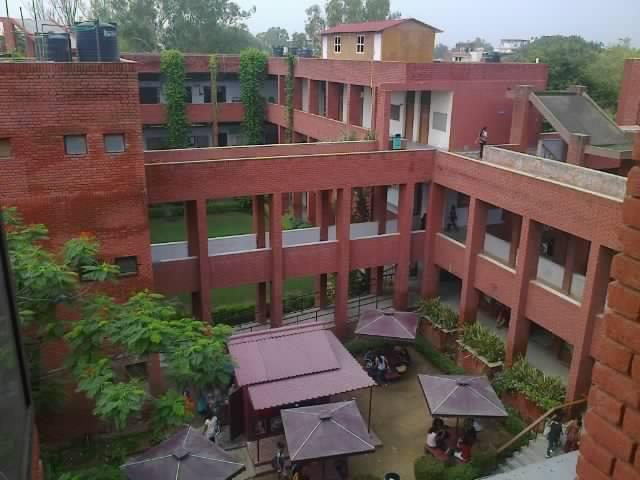 Gargi College Logo