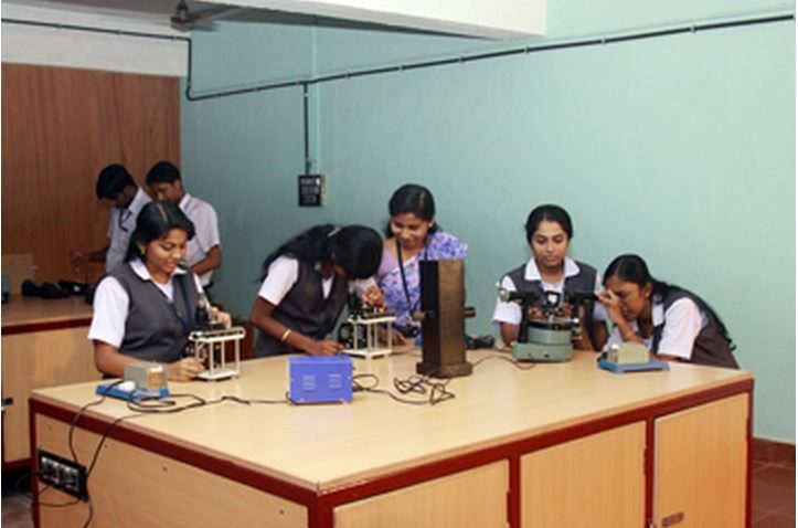 Jawaharlal College of Engineering and Technology - [JCET] Ottapalam Logo