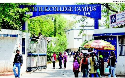 Shri HK Arts College