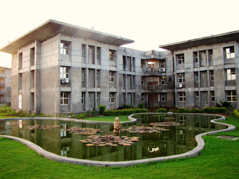 Karnavati School of Dentistry, Karnavati University - [KSD] Logo