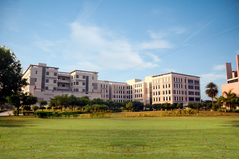 G D Goenka University, School of Management - [SOM] Logo