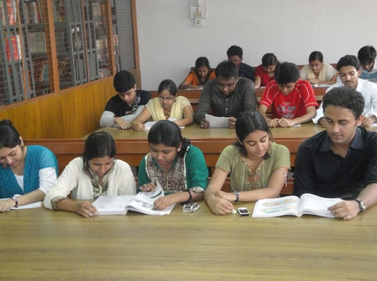 Sarsuna College