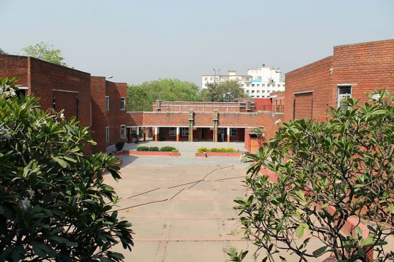College of Vocational Studies - [CVS]