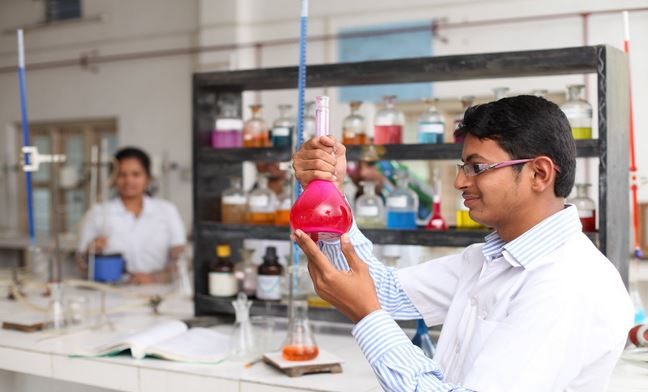 KLR Pharmacy College Logo